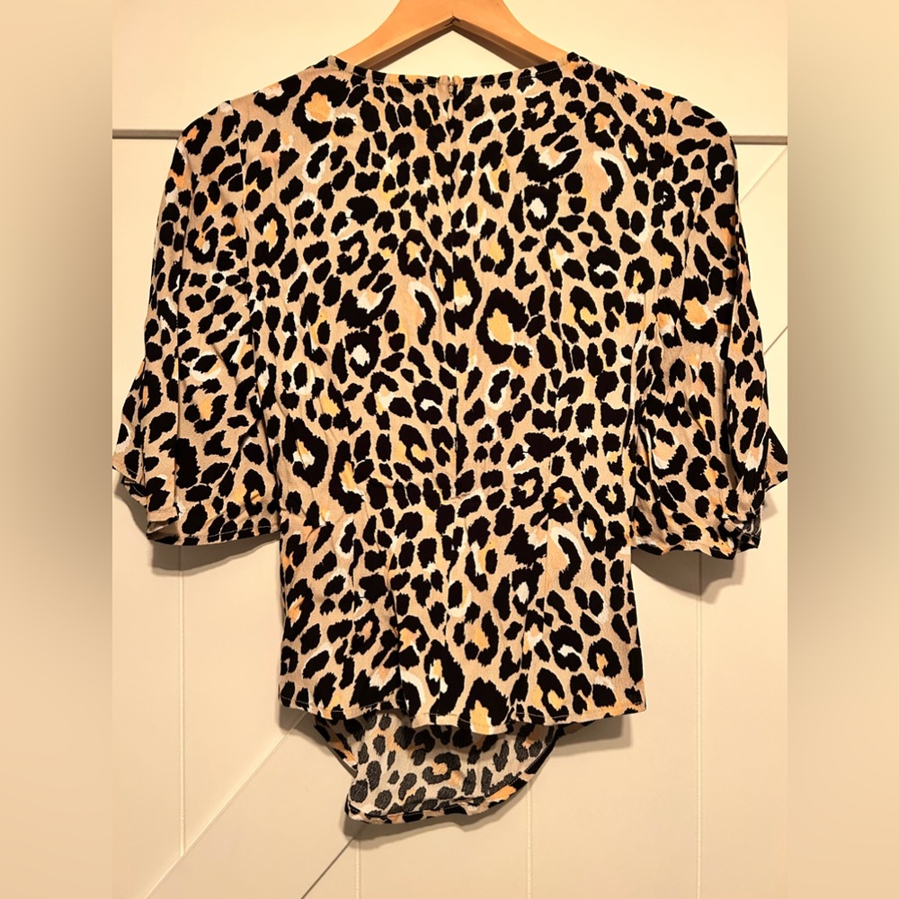 NWT Sugar+Lips kimono sleeve faux wrap leopard print blouse size XS - Picture 7 of 7